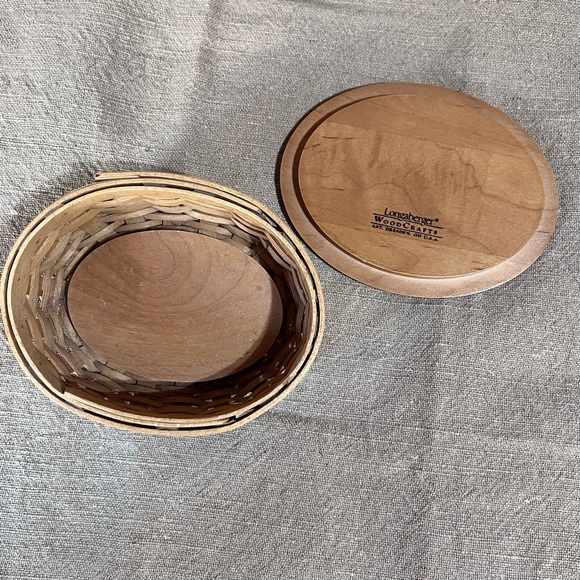 Longaberger Little Keepsakes Basket With Woodcraft Lid; 2003 - Picture 2 of 6